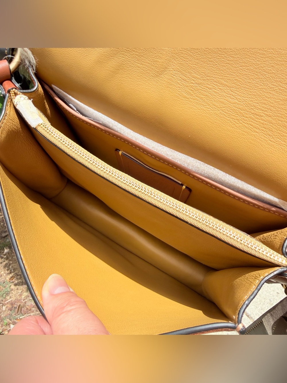 NWT Coach Beat Shoulder Bag in Glovetanned Leather with Shearling C5267 - Picture 10 of 11
